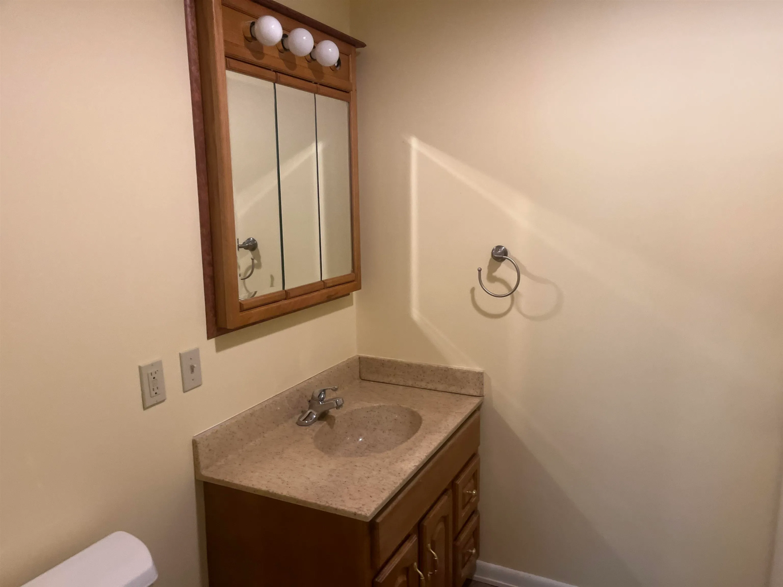 Marion, Kansas 66861, United States, 3 Bedrooms Bedrooms, ,2 BathroomsBathrooms,Residential,Active,144116