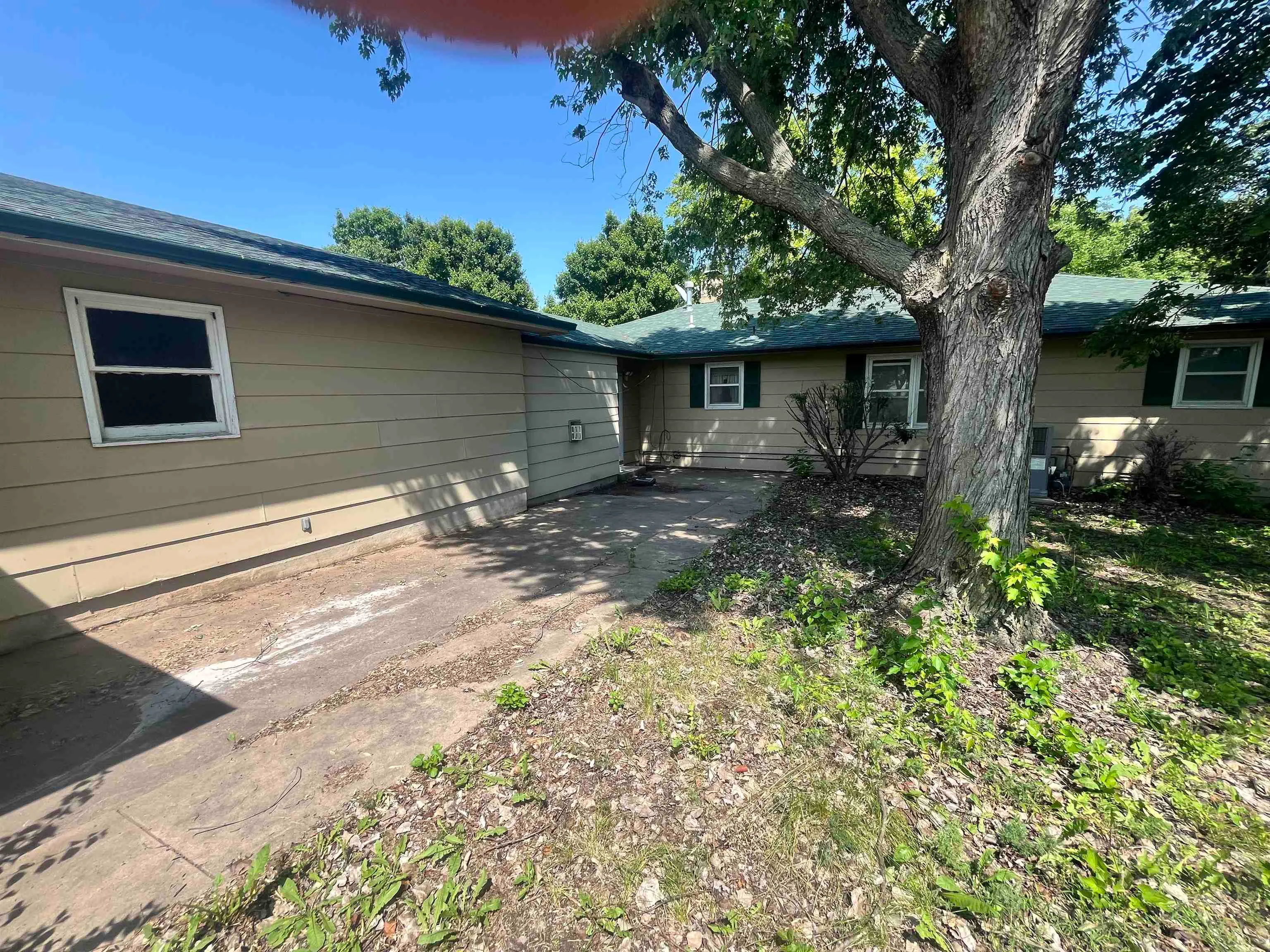 Marion, Kansas 66861, United States, 3 Bedrooms Bedrooms, ,2 BathroomsBathrooms,Residential,Active,144116