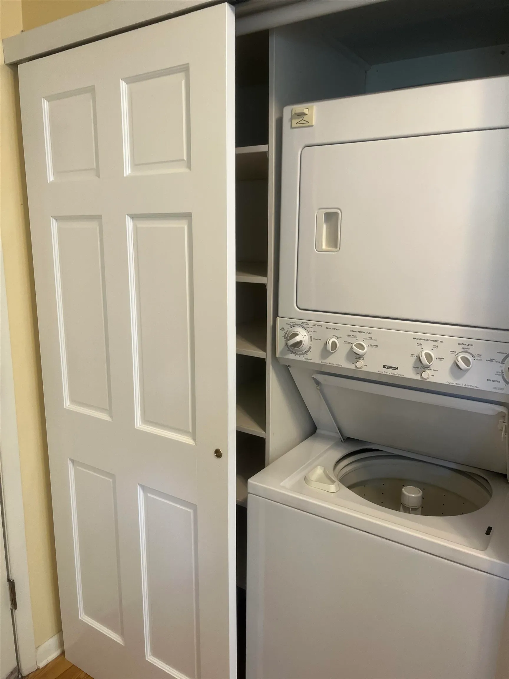 Marion, Kansas 66861, United States, 3 Bedrooms Bedrooms, ,2 BathroomsBathrooms,Residential,Active,144116