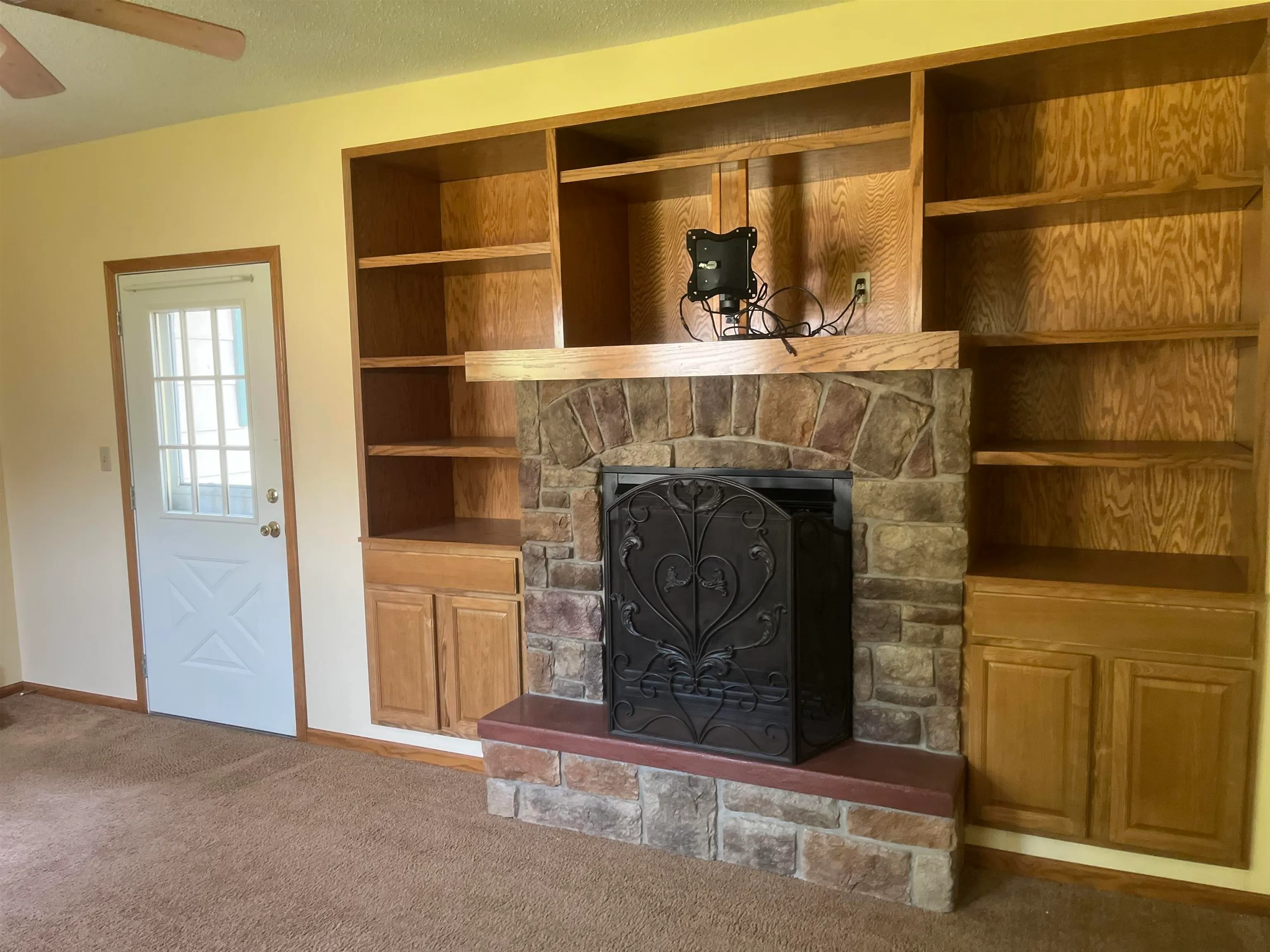 Marion, Kansas 66861, United States, 3 Bedrooms Bedrooms, ,2 BathroomsBathrooms,Residential,Active,144116