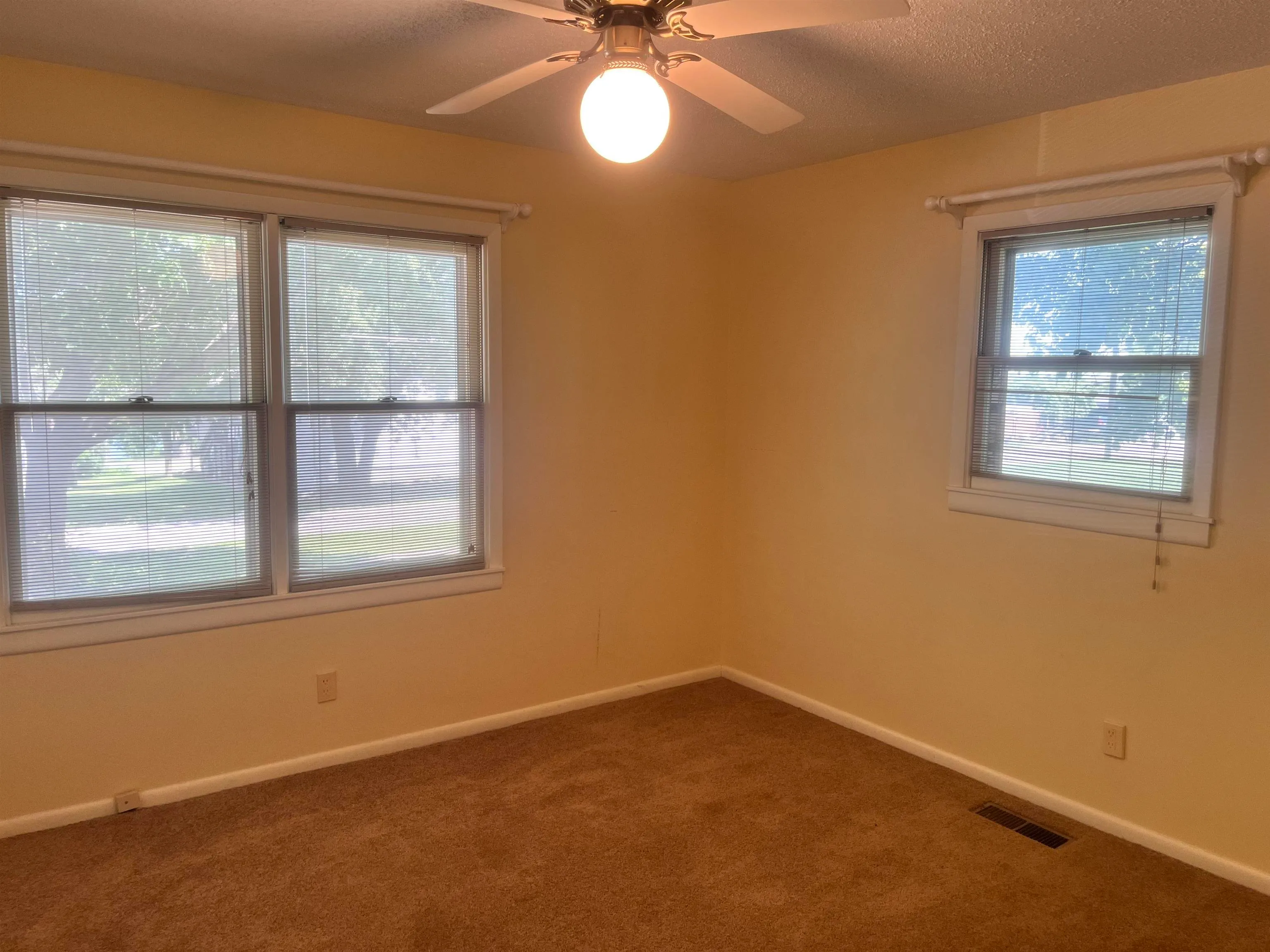 Marion, Kansas 66861, United States, 3 Bedrooms Bedrooms, ,2 BathroomsBathrooms,Residential,Active,144116