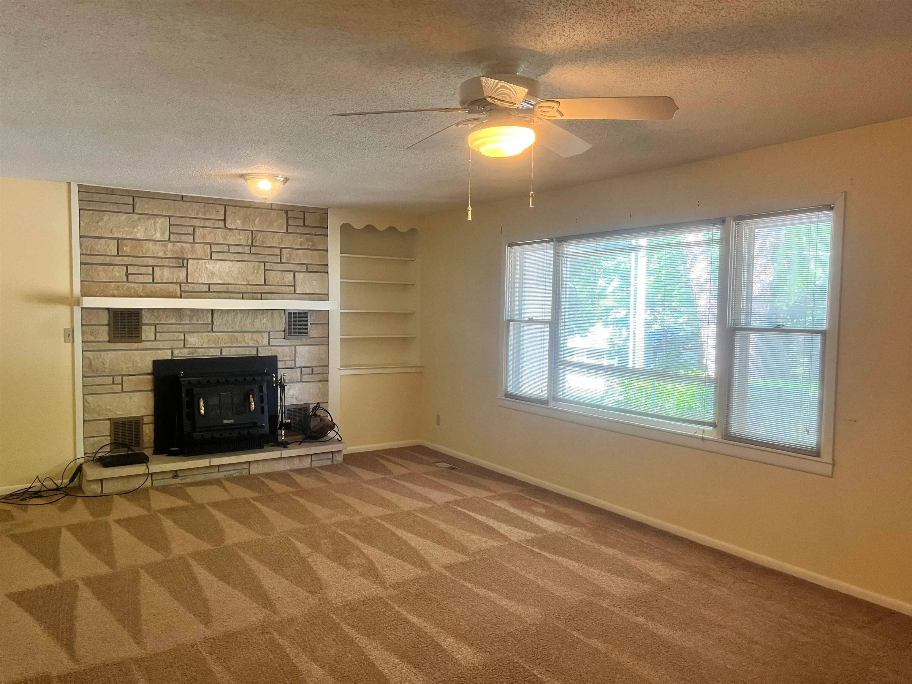 Marion, Kansas 66861, United States, 3 Bedrooms Bedrooms, ,2 BathroomsBathrooms,Residential,Active,144116