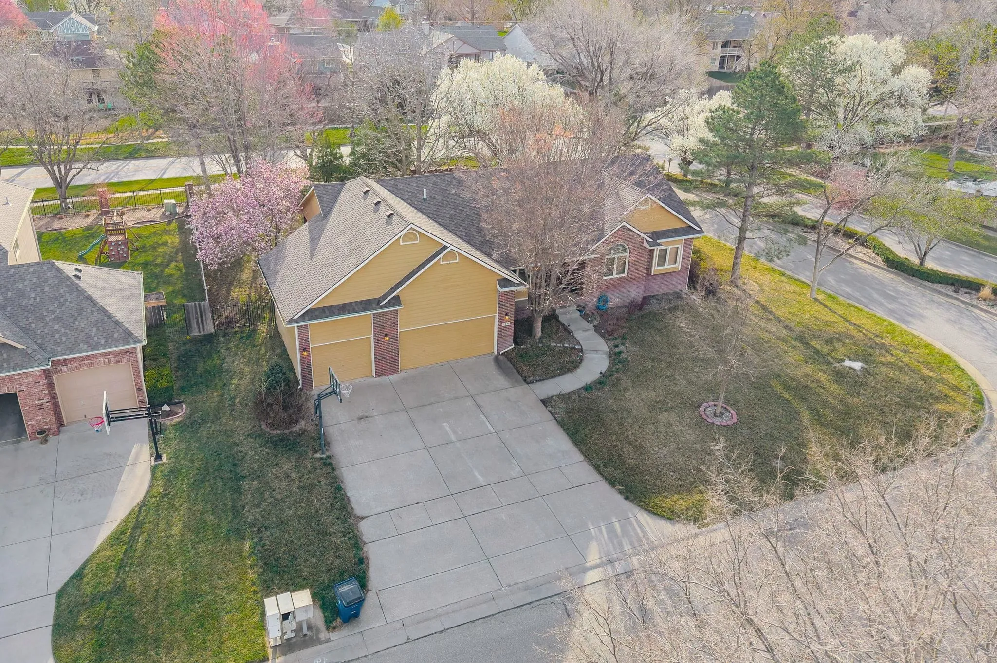 Wichita, Kansas 67235, United States, 4 Bedrooms Bedrooms, ,4 BathroomsBathrooms,Residential,Active,4351