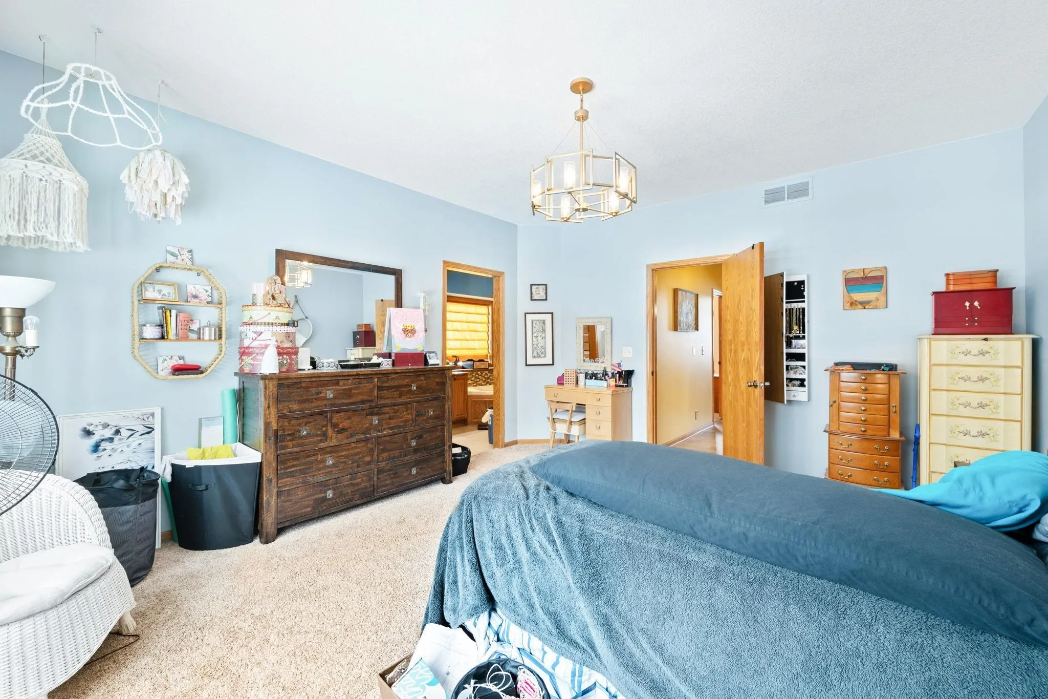 Wichita, Kansas 67235, United States, 4 Bedrooms Bedrooms, ,4 BathroomsBathrooms,Residential,Active,4351