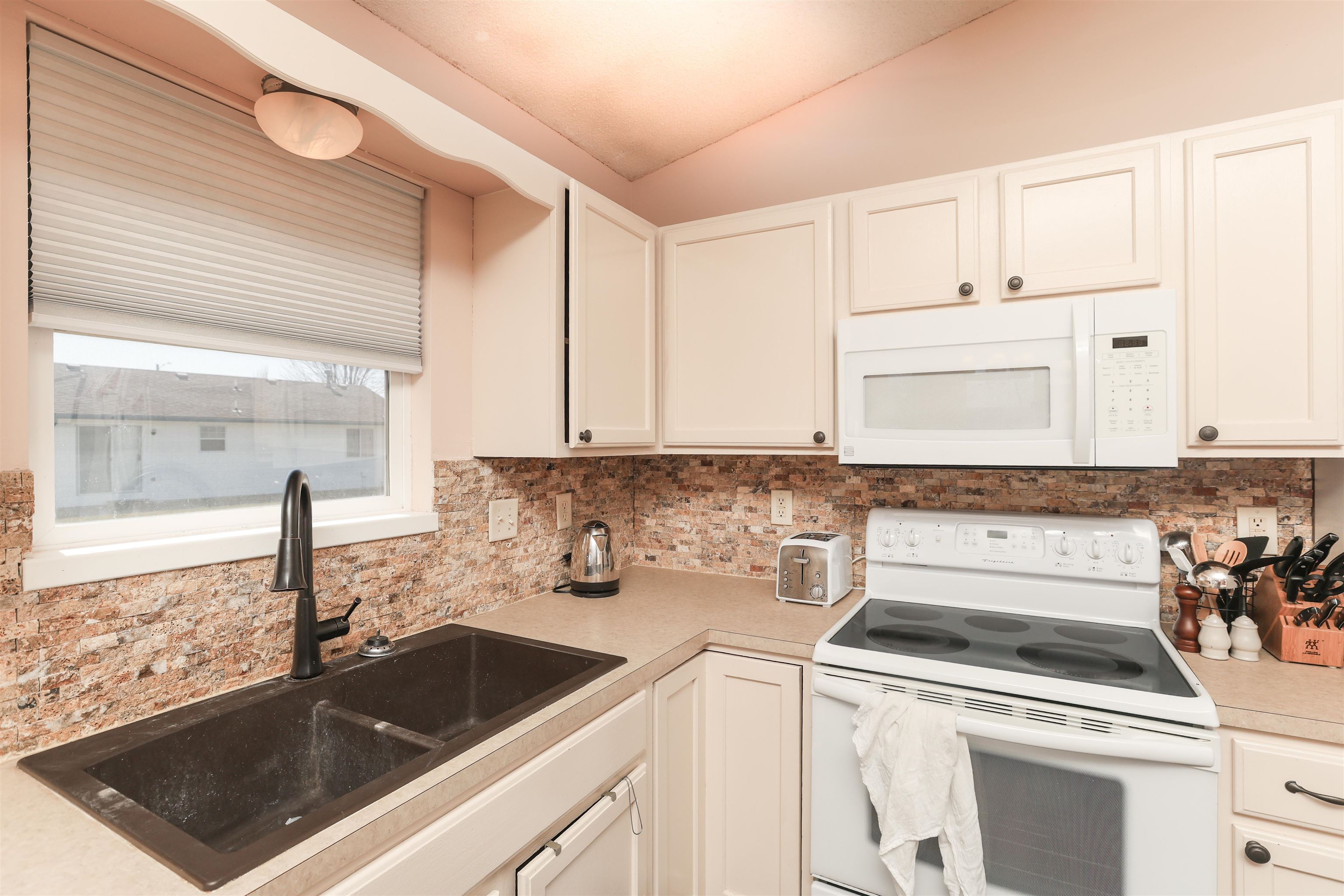 1725 E Winterset Cir, Goddard, Kansas image 14