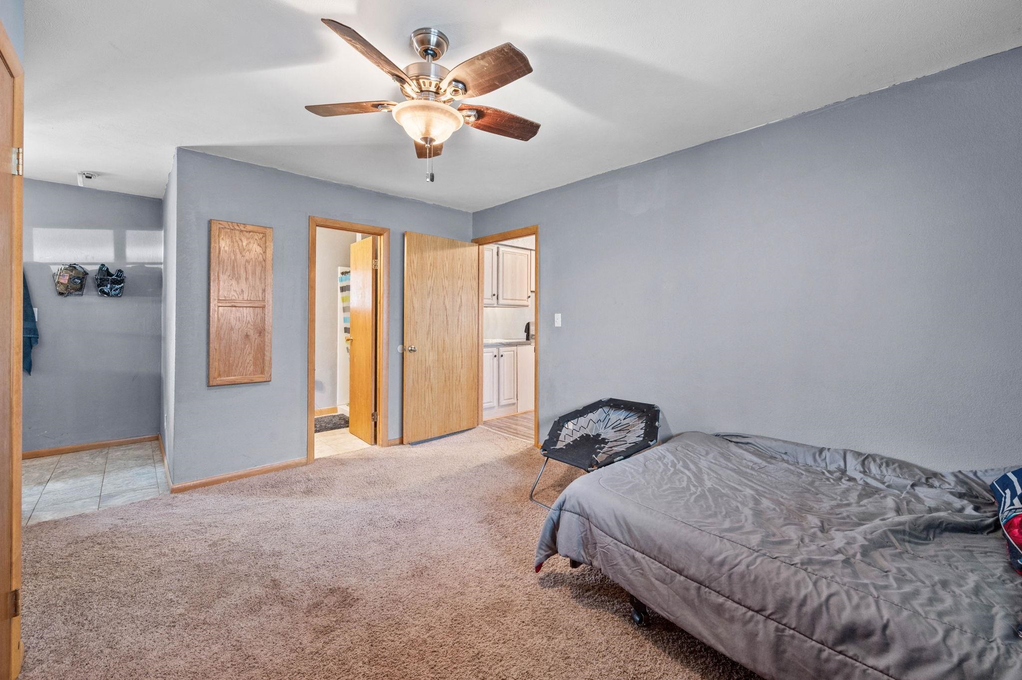 217 N Kansas St, Haven, Kansas image 22