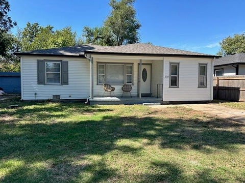 Homes For Sale - 2335 N Payne Ave<br/> Wichita, KS 67204