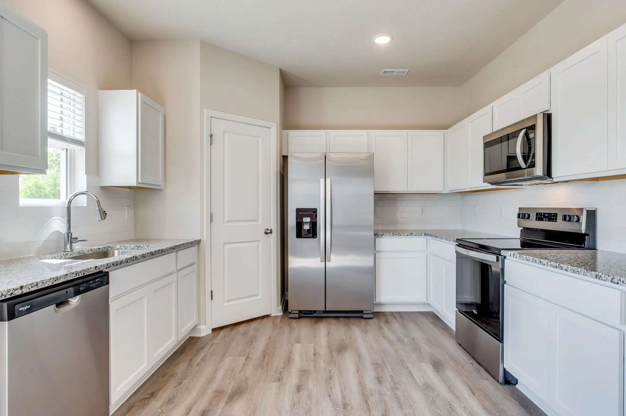 Valley Center, Kansas 67147, United States, 4 Bedrooms Bedrooms, ,2 BathroomsBathrooms,Residential,Active,209784