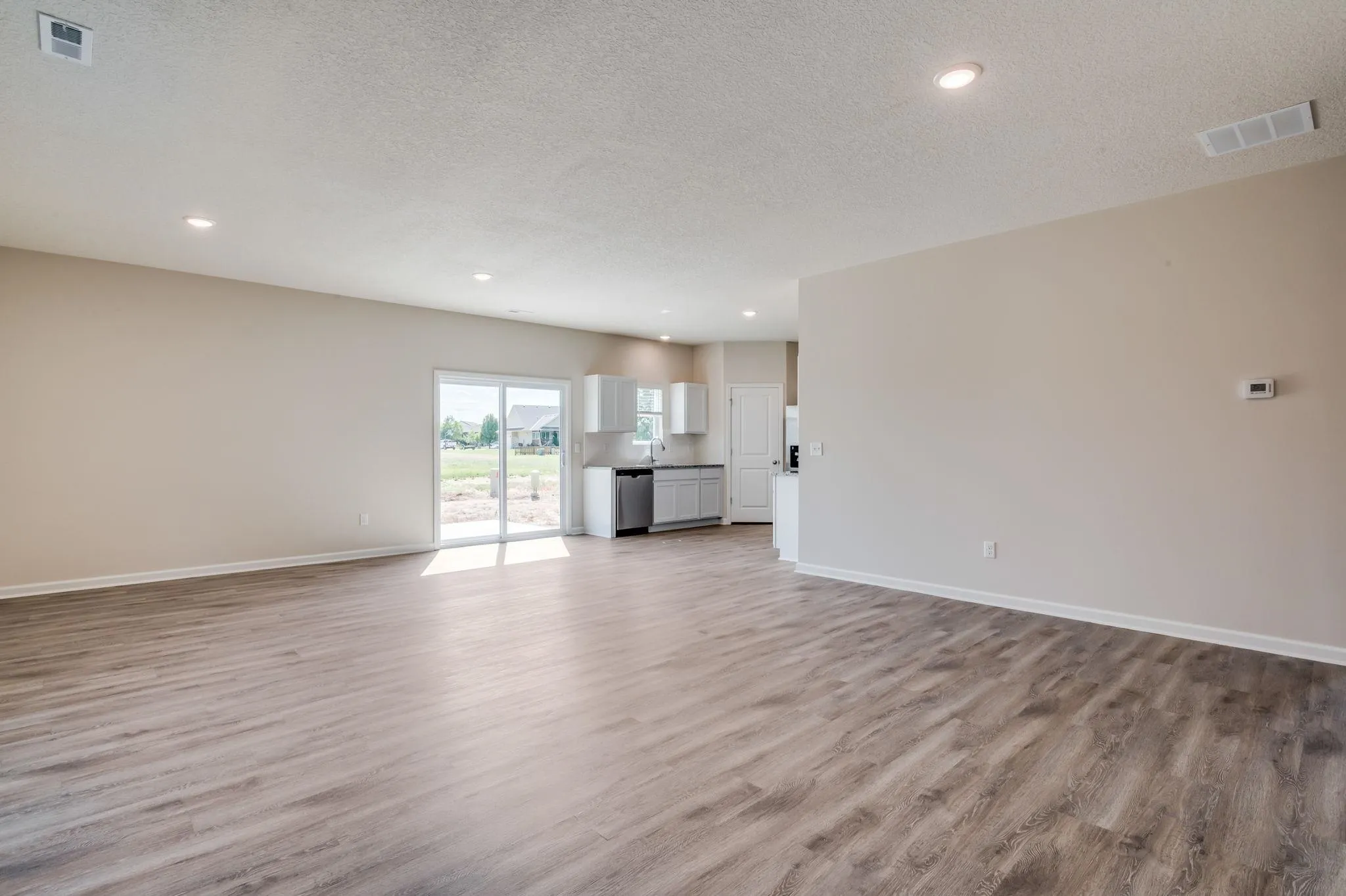 Valley Center, Kansas 67147, United States, 4 Bedrooms Bedrooms, ,2 BathroomsBathrooms,Residential,Active,209784