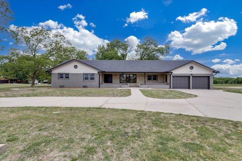 Homes For Sale - 1611 N Rock Rd<br/> Mulvane, KS 67110