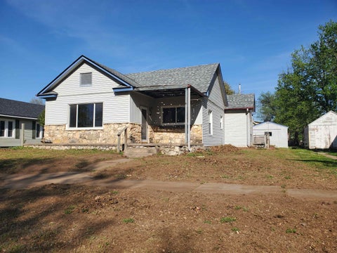 Homes For Sale - 1112 N 4th St<br/> Cowley County, Arkansas City, KS 67005