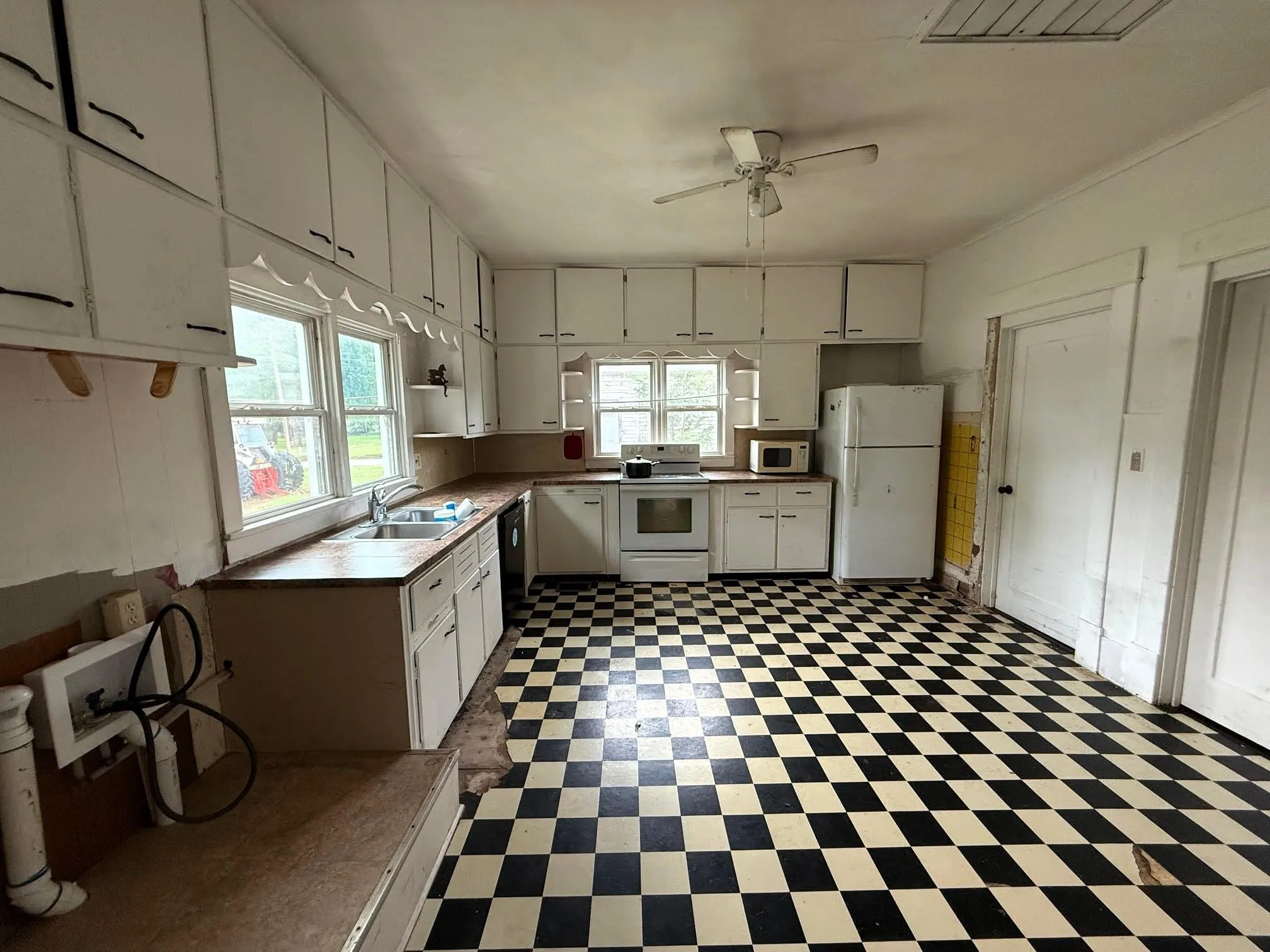 Caldwell, Kansas 67022, United States, 3 Bedrooms Bedrooms, ,1 BathroomBathrooms,Residential,Active,146125