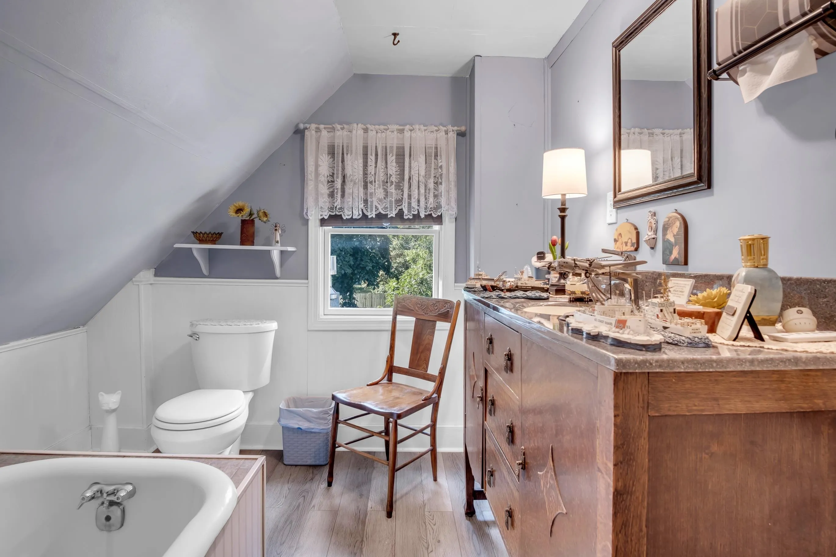 Newton, Kansas 67114, United States, 3 Bedrooms Bedrooms, ,2 BathroomsBathrooms,Residential,Active,195312