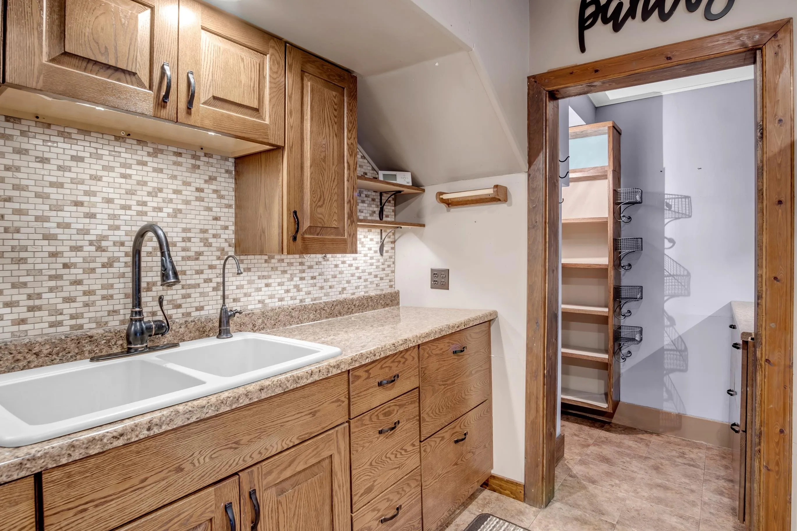 Newton, Kansas 67114, United States, 3 Bedrooms Bedrooms, ,2 BathroomsBathrooms,Residential,Active,195312