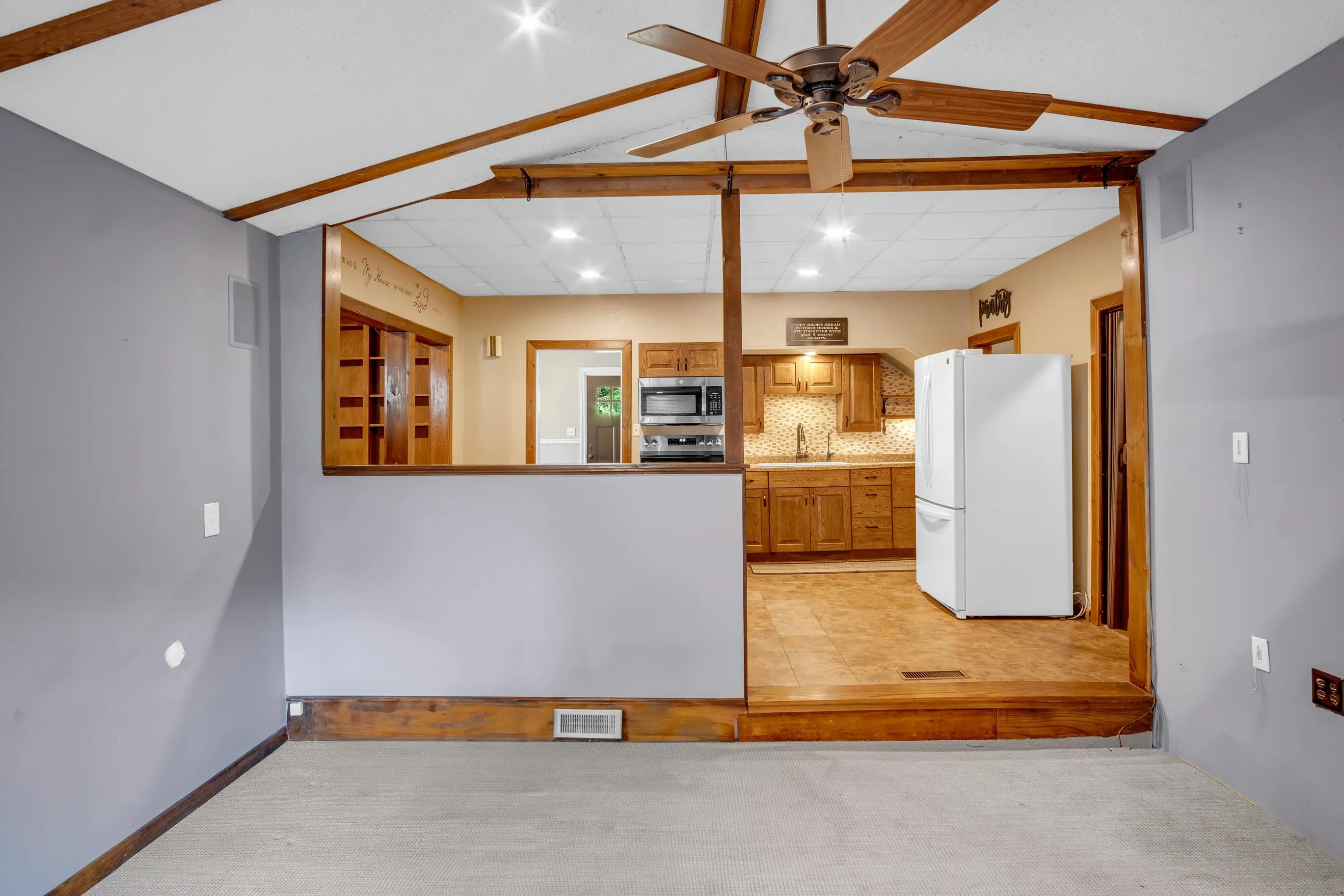 Newton, Kansas 67114, United States, 3 Bedrooms Bedrooms, ,2 BathroomsBathrooms,Residential,Active,195312