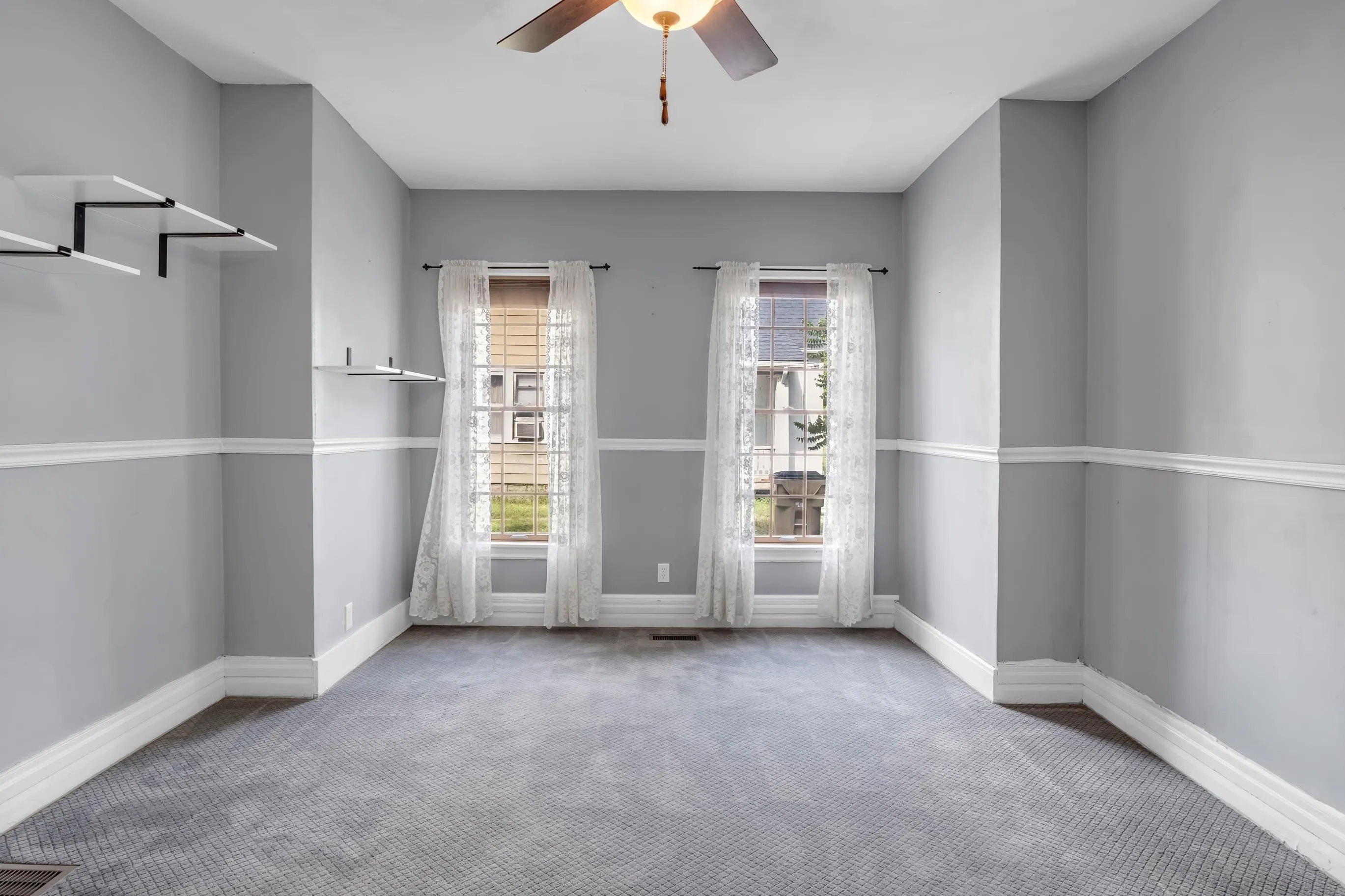 Newton, Kansas 67114, United States, 3 Bedrooms Bedrooms, ,2 BathroomsBathrooms,Residential,Active,195312