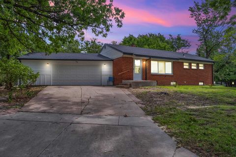 Homes For Sale - 870 S Watson Ln<br/> Sedgwick County, Wichita, KS 67207