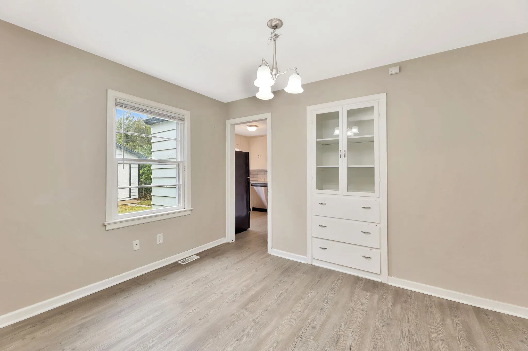 Wichita, Kansas 67211, United States, 3 Bedrooms Bedrooms, ,2 BathroomsBathrooms,Residential,Active,215161