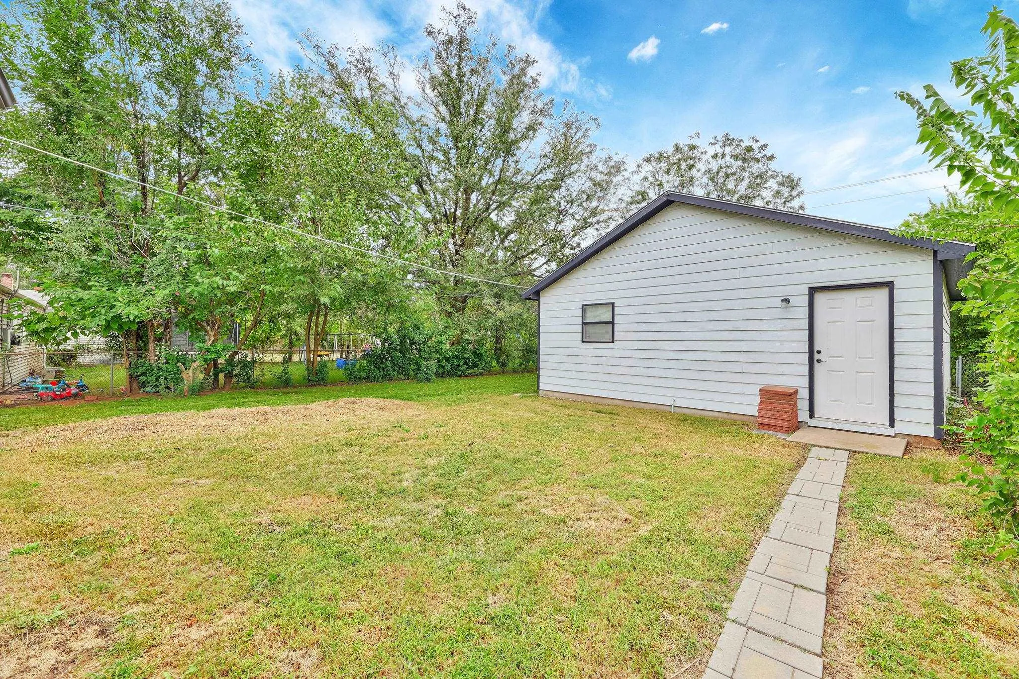 Wichita, Kansas 67211, United States, 3 Bedrooms Bedrooms, ,2 BathroomsBathrooms,Residential,Active,215161