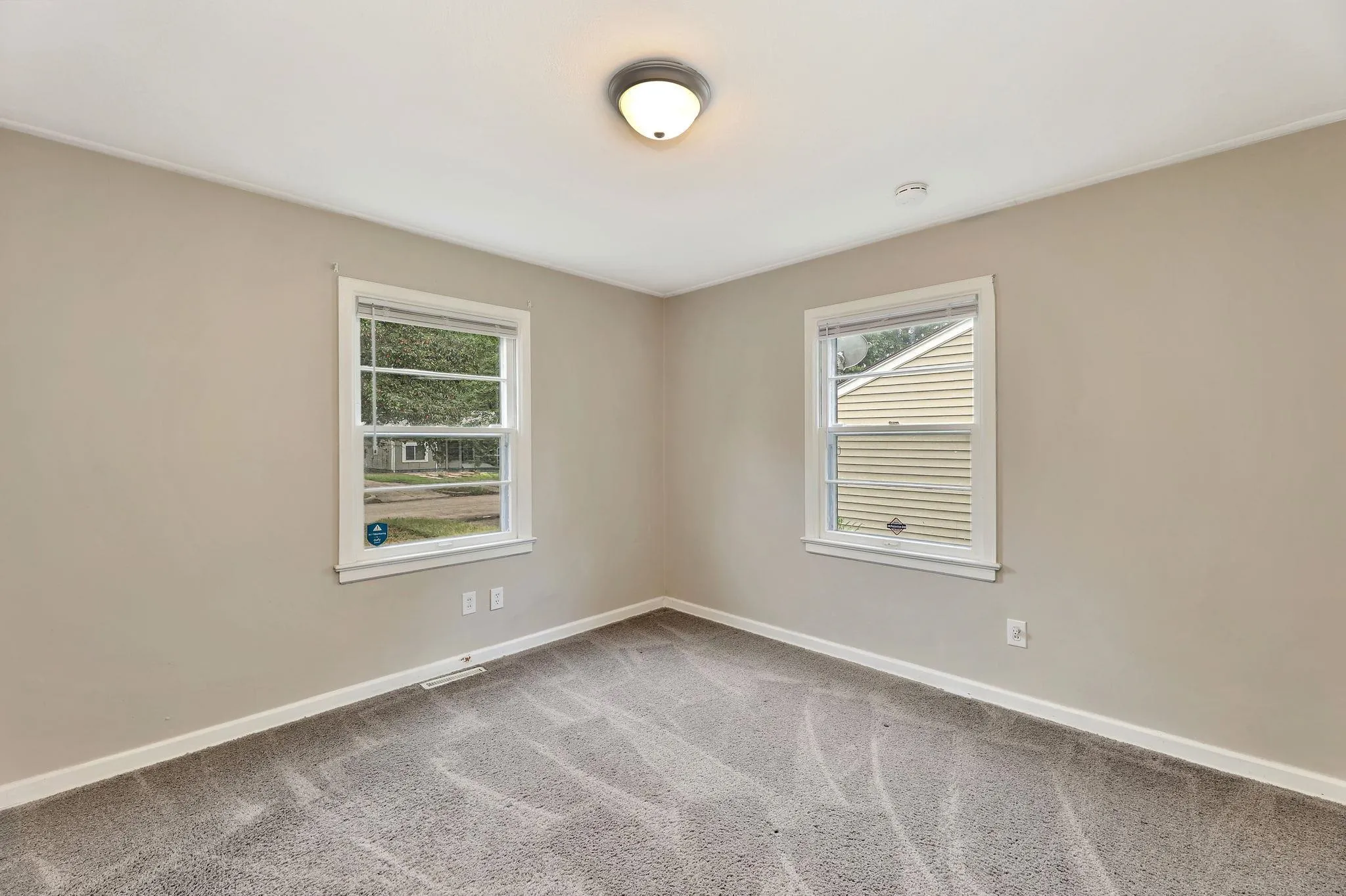 Wichita, Kansas 67211, United States, 3 Bedrooms Bedrooms, ,2 BathroomsBathrooms,Residential,Active,215161