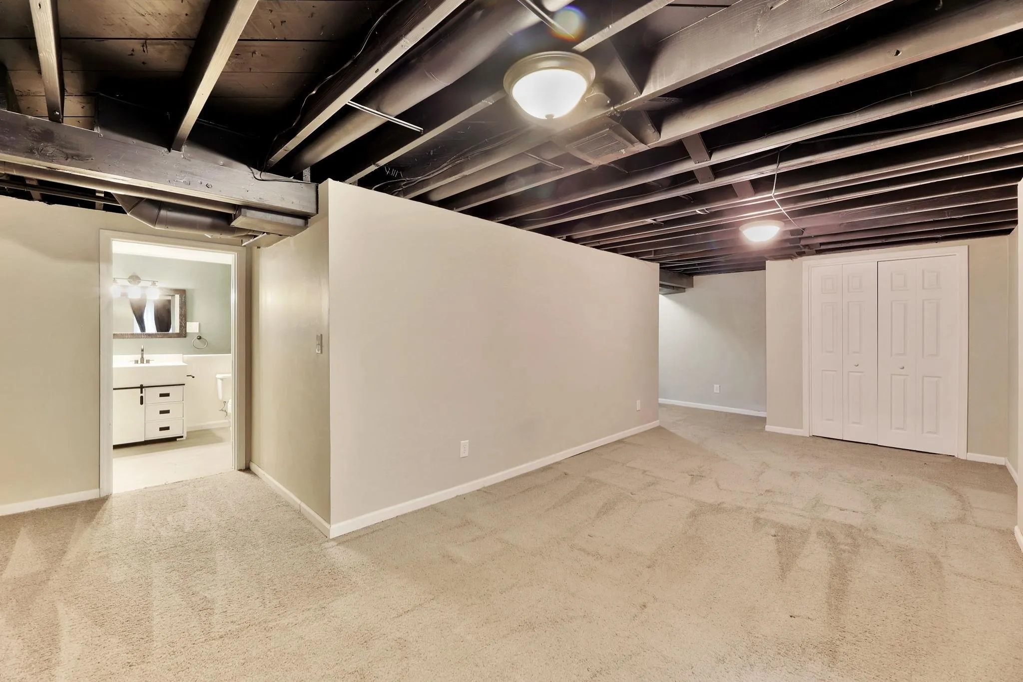 Wichita, Kansas 67211, United States, 3 Bedrooms Bedrooms, ,2 BathroomsBathrooms,Residential,Active,215161