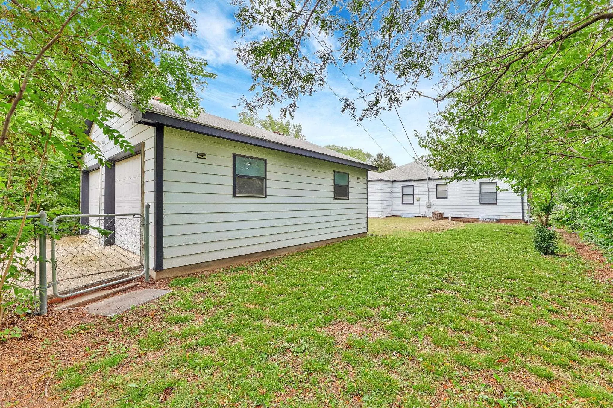 Wichita, Kansas 67211, United States, 3 Bedrooms Bedrooms, ,2 BathroomsBathrooms,Residential,Active,215161