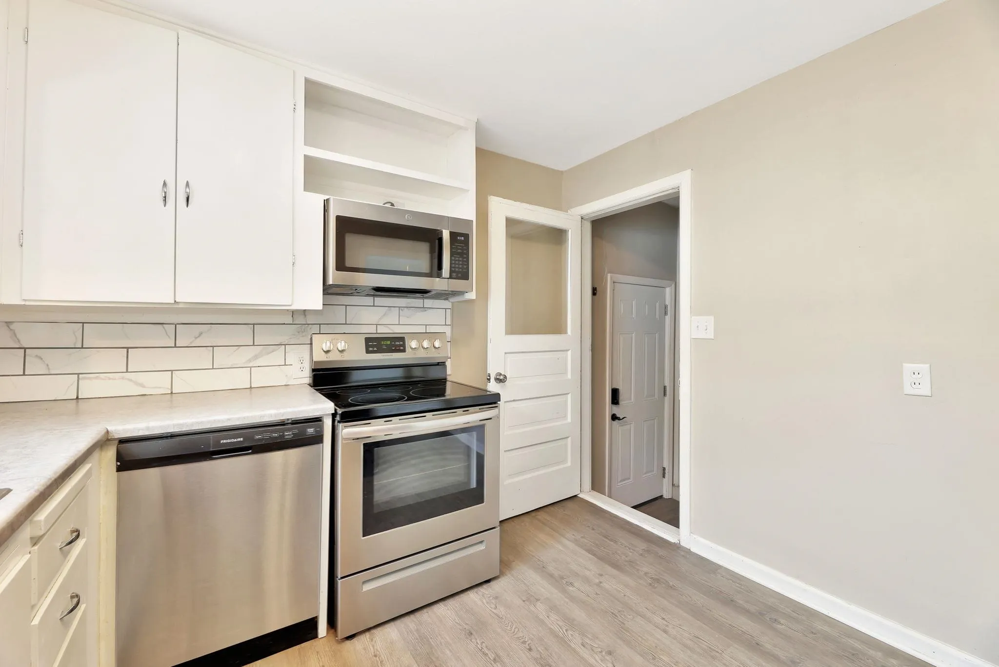 Wichita, Kansas 67211, United States, 3 Bedrooms Bedrooms, ,2 BathroomsBathrooms,Residential,Active,215161