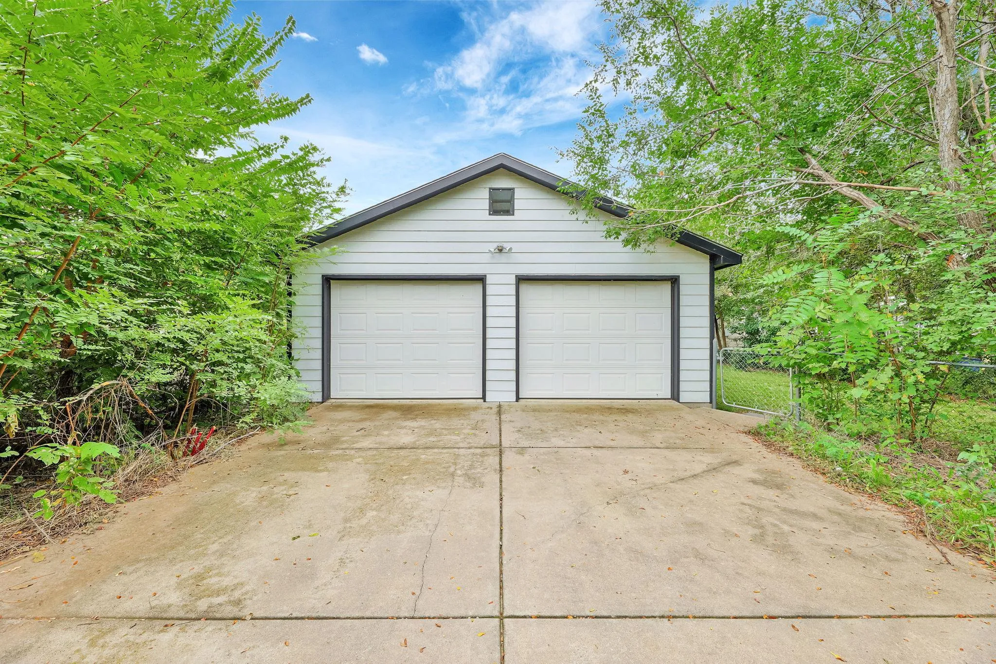 Wichita, Kansas 67211, United States, 3 Bedrooms Bedrooms, ,2 BathroomsBathrooms,Residential,Active,215161