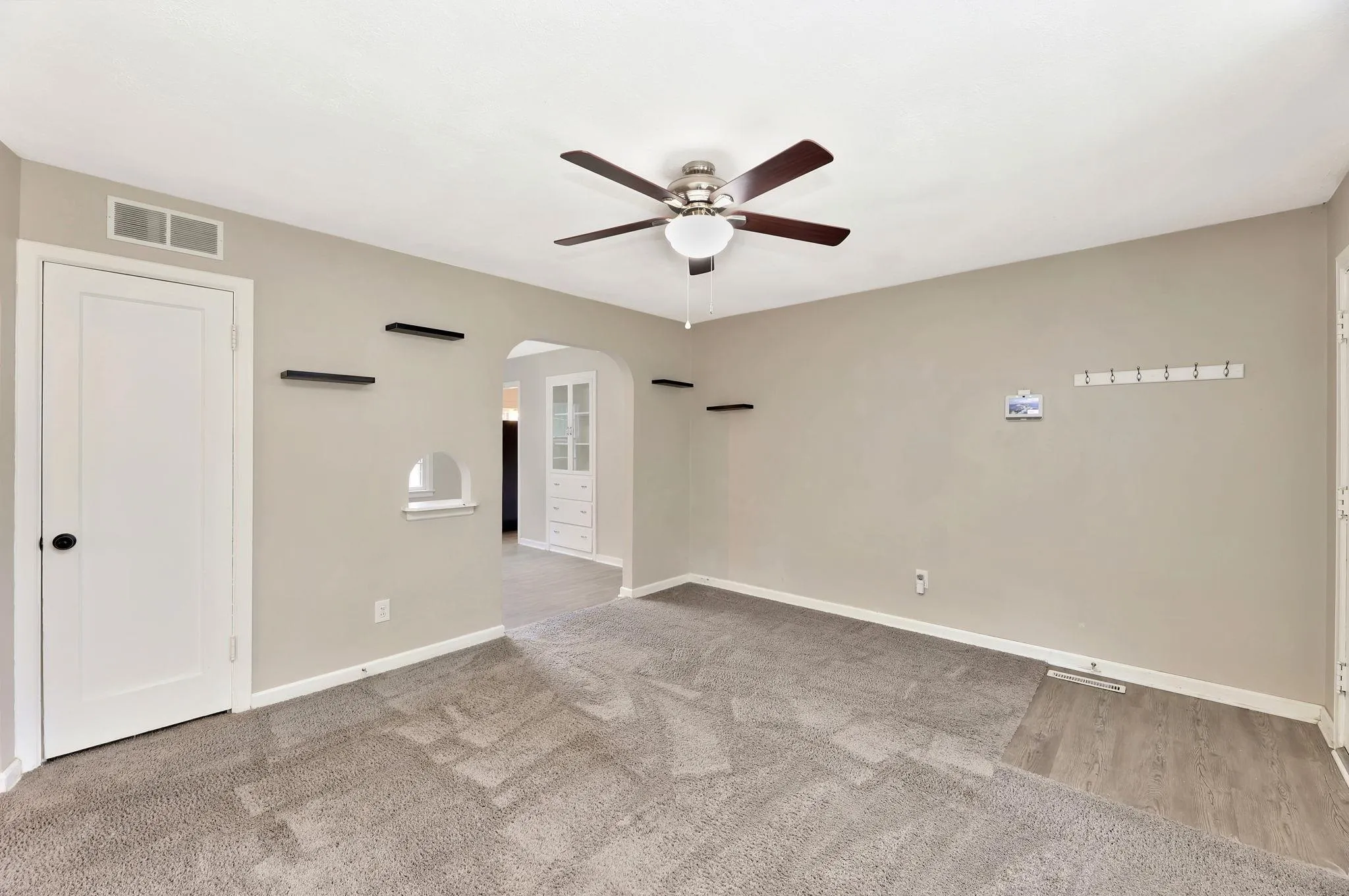 Wichita, Kansas 67211, United States, 3 Bedrooms Bedrooms, ,2 BathroomsBathrooms,Residential,Active,215161