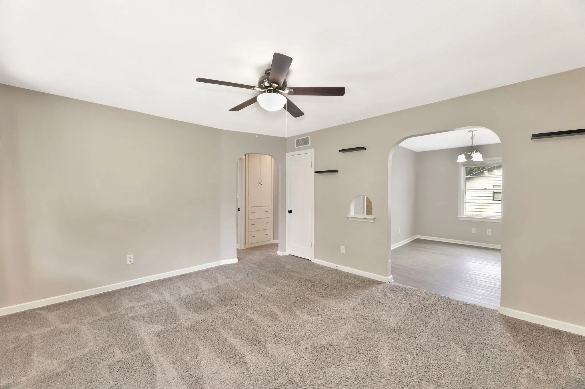 Wichita, Kansas 67211, United States, 3 Bedrooms Bedrooms, ,2 BathroomsBathrooms,Residential,Active,215161