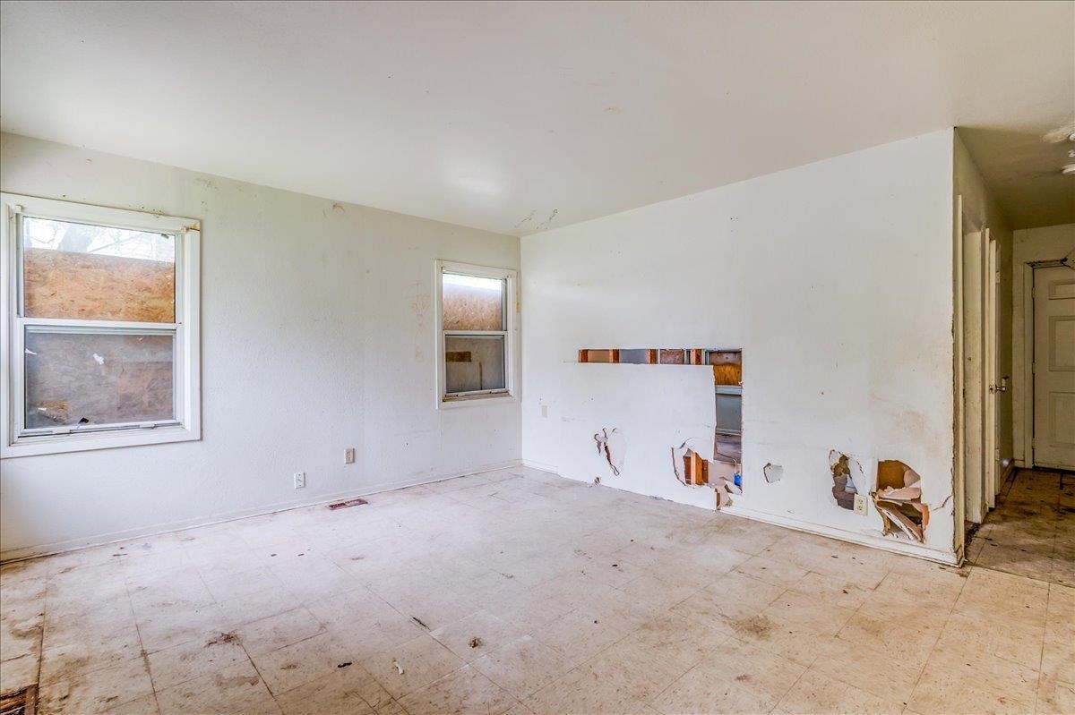 2609 E Stadium Dr, Wichita, Kansas image 2