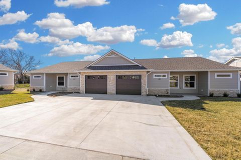Homes For Sale - 320 N Warren Ave<br/> Butler County, Rose Hill, KS 67133