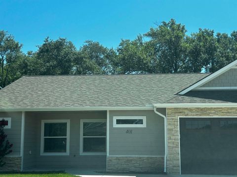 Homes For Sale - 320 N Warren Ave<br/> Rose Hill, KS 67133