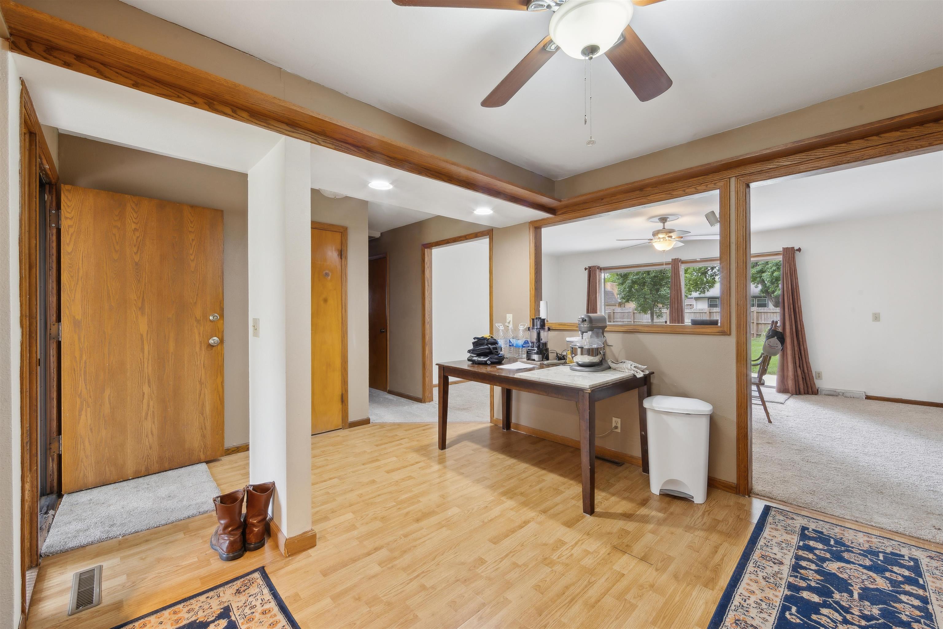 811 N Maus Ln, Wichita, Kansas image 8
