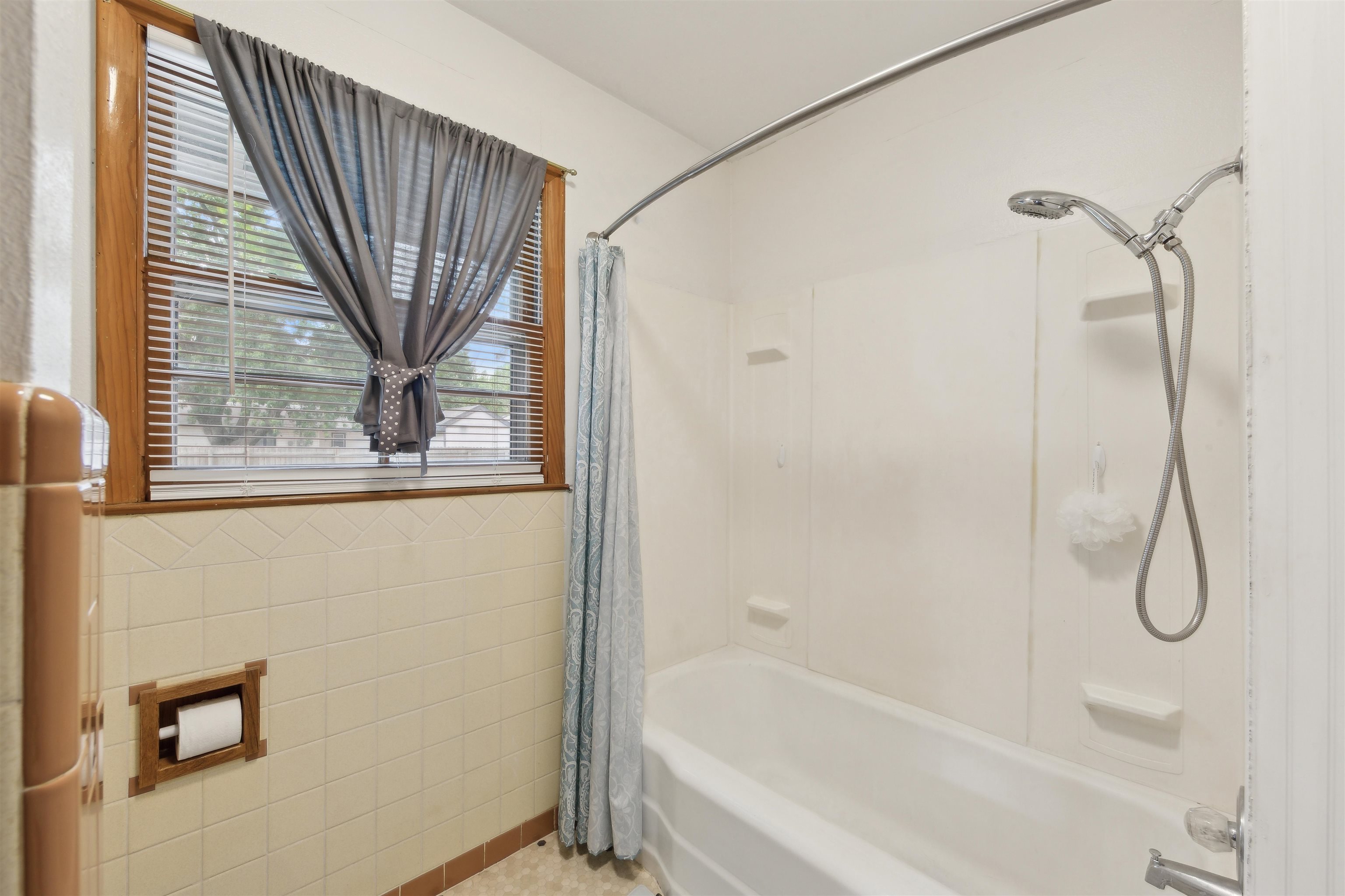 811 N Maus Ln, Wichita, Kansas image 21