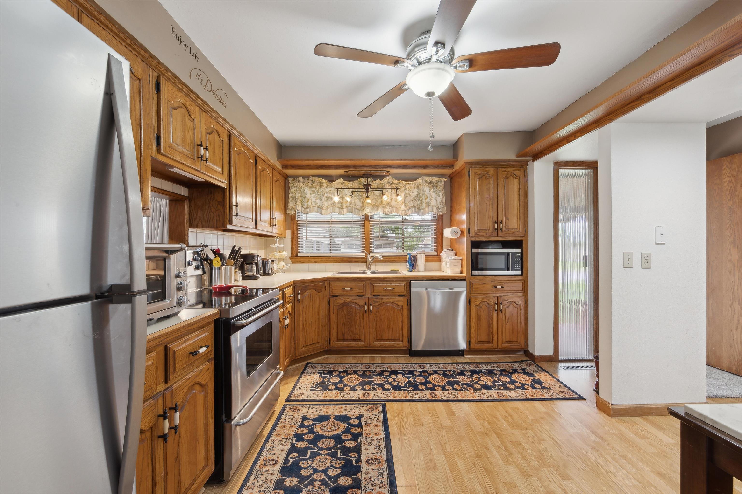 811 N Maus Ln, Wichita, Kansas image 6