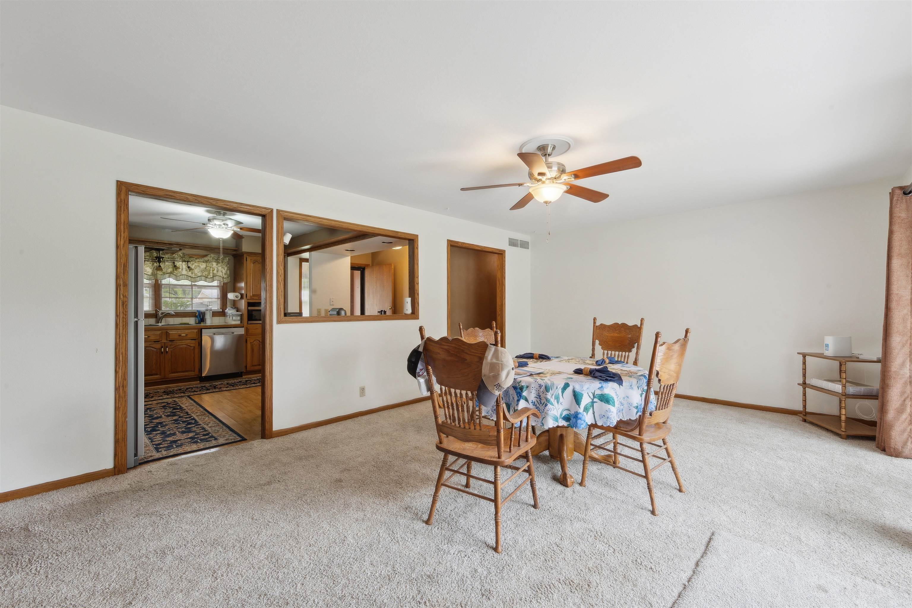 811 N Maus Ln, Wichita, Kansas image 11