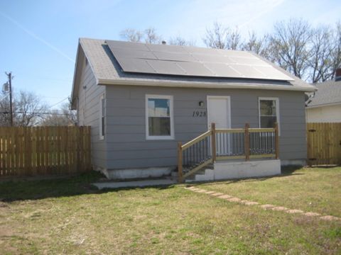 Homes For Sale - 1928 S Laura Ave<br/> Sedgwick County, Wichita, KS 67211