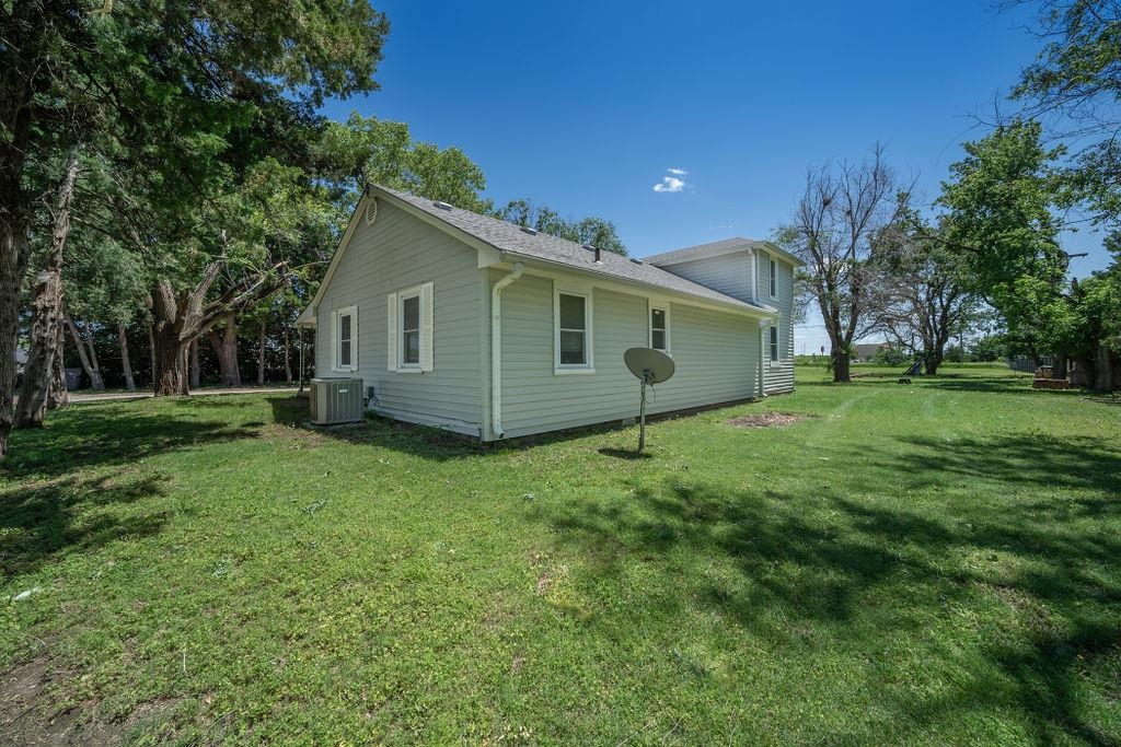 1202 S Walnut St, Newton, Kansas image 12