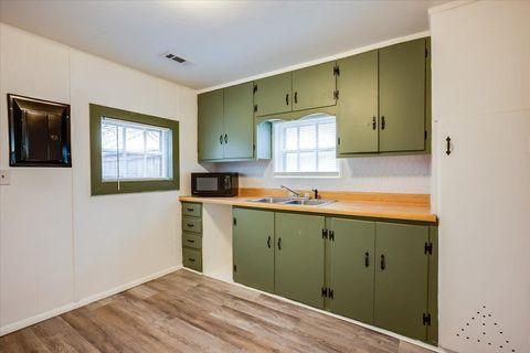 Tiny photo for 805 E 57th St S, Wichita, KS 67216 (MLS # 669289)