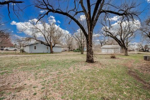 Tiny photo for 805 E 57th St S, Wichita, KS 67216 (MLS # 669289)
