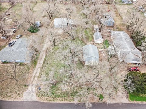 Tiny photo for 805 E 57th St S, Wichita, KS 67216 (MLS # 669289)
