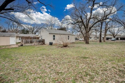 Tiny photo for 805 E 57th St S, Wichita, KS 67216 (MLS # 669289)
