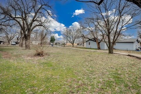 Tiny photo for 805 E 57th St S, Wichita, KS 67216 (MLS # 669289)