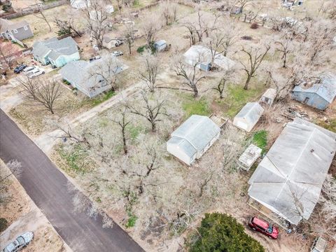 Tiny photo for 805 E 57th St S, Wichita, KS 67216 (MLS # 669289)