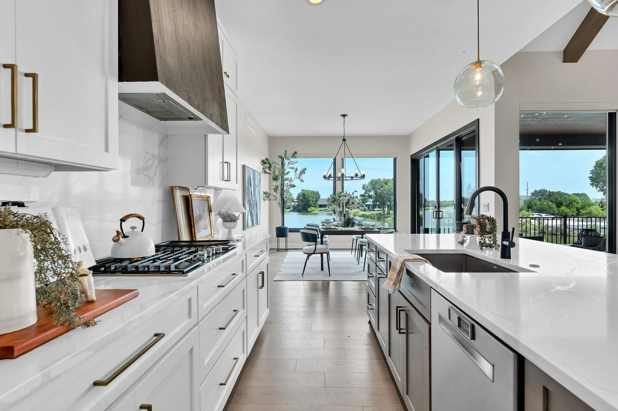 Wichita, Kansas 67205, United States, 4 Bedrooms Bedrooms, ,6 BathroomsBathrooms,Residential,Pending,183736