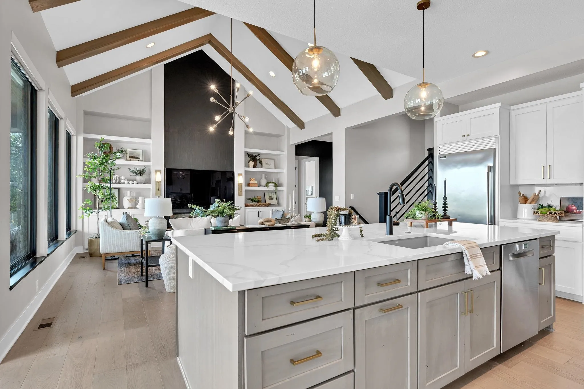 Wichita, Kansas 67205, United States, 4 Bedrooms Bedrooms, ,6 BathroomsBathrooms,Residential,Pending,183736