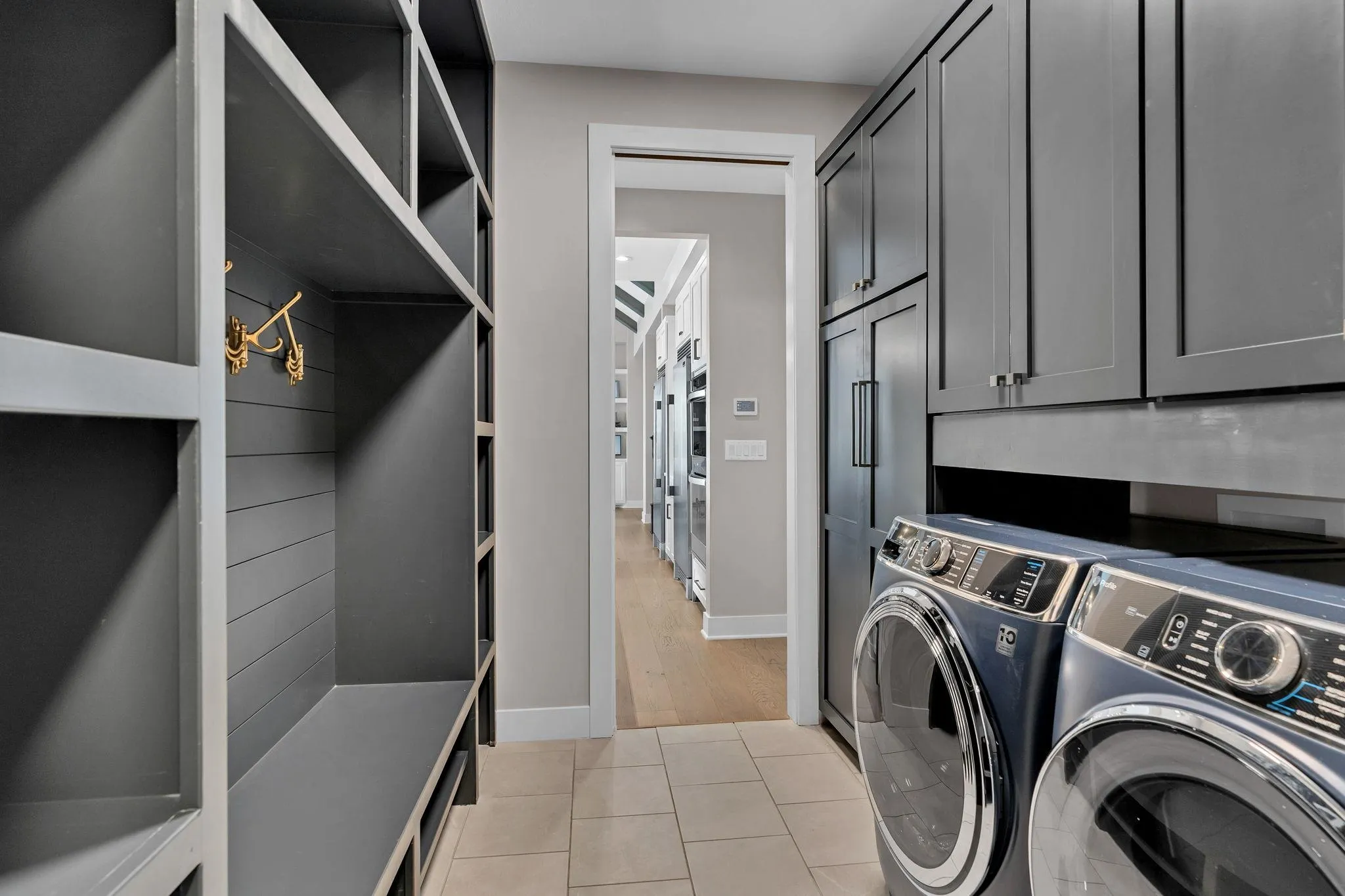 Wichita, Kansas 67205, United States, 4 Bedrooms Bedrooms, ,6 BathroomsBathrooms,Residential,Pending,183736