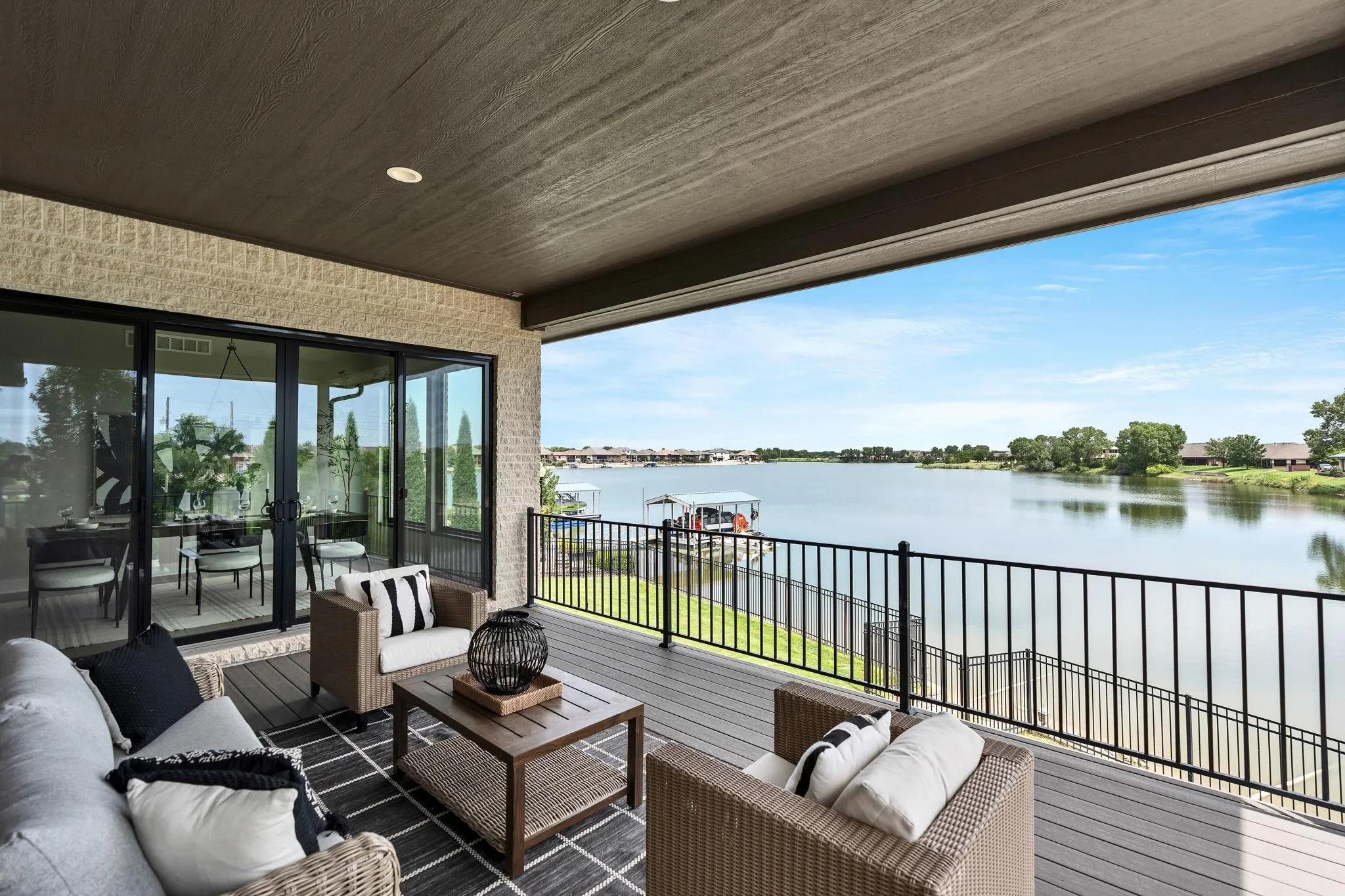 Wichita, Kansas 67205, United States, 4 Bedrooms Bedrooms, ,6 BathroomsBathrooms,Residential,Pending,183736