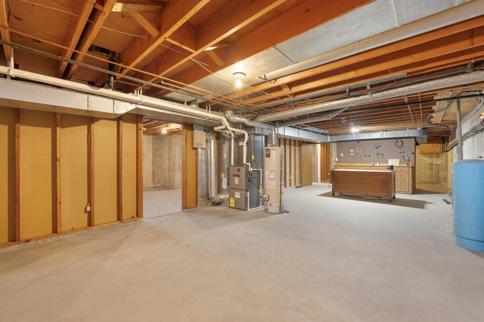 Wichita, Kansas 67203, United States, 3 Bedrooms Bedrooms, ,3 BathroomsBathrooms,Residential,Pending,107313